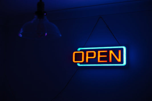 neon-open-jaune-bleu